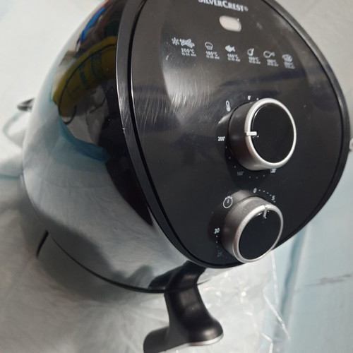Silver Crest Air Fryer small, like new, minor side crack