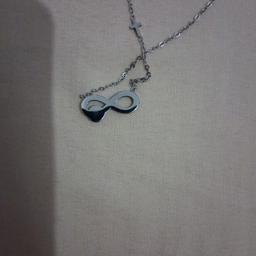 Stainless steel necklace like new, gray and silver