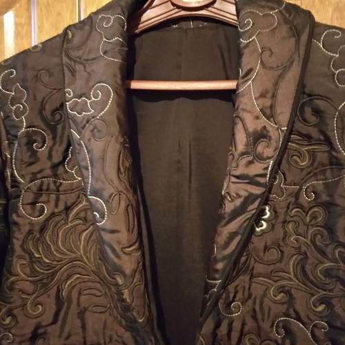 Brown matelassé/brocade jacket like new with tie closure