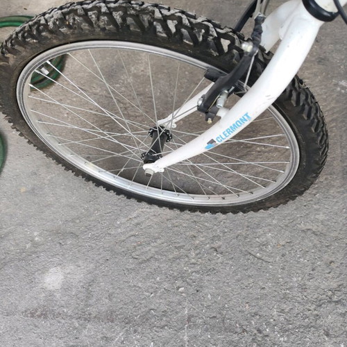 Clermont Teen Bicycle with Lock Like New