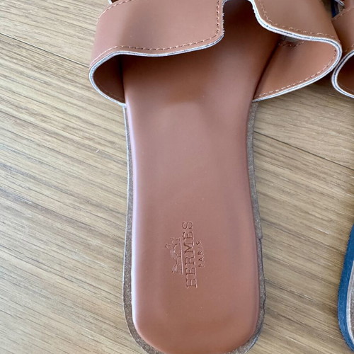 Hermes leather slippers, size 40, tan color