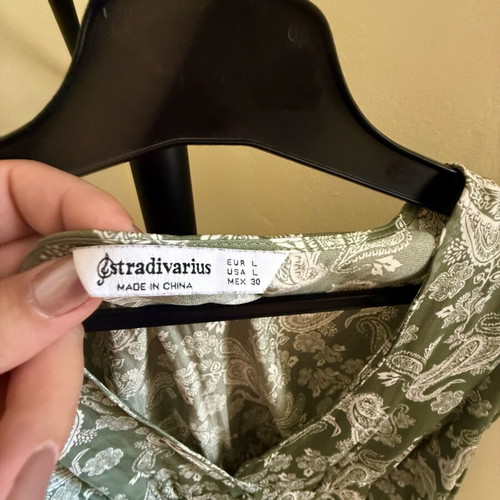 Stradivarius long-sleeve shirt like new, comfortable with deep neckline