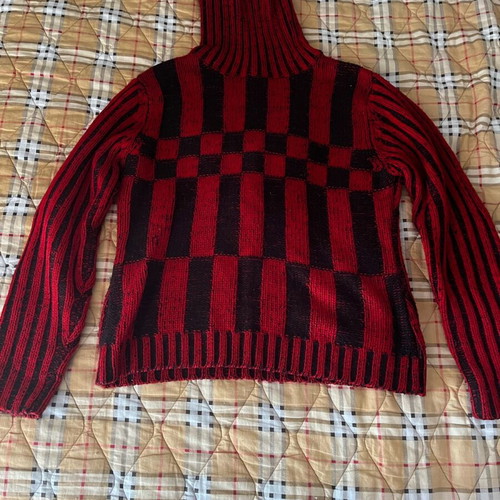 Women's sweater S-M like new, black and red