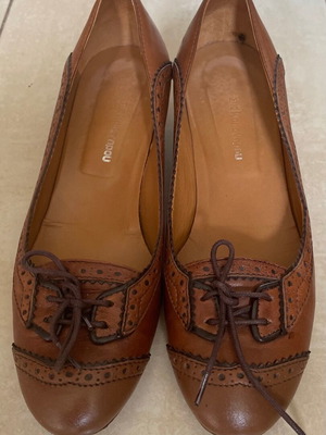 Kalogirou shoes like new, brown pumps size 38, 4cm heel