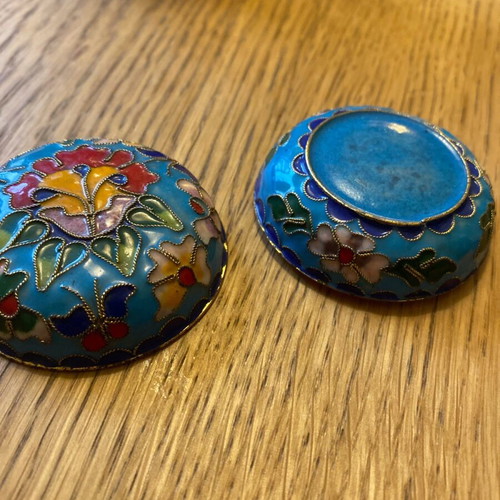 Cloisonné box like new