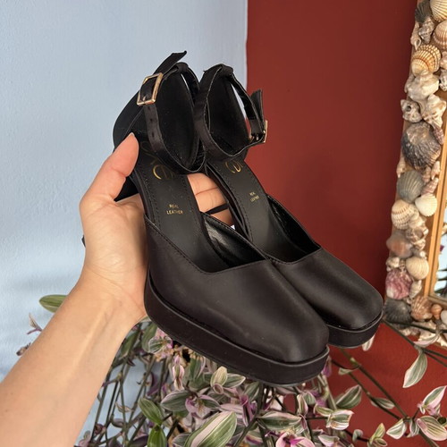 Exe women's platform pumps size 37 like new, black