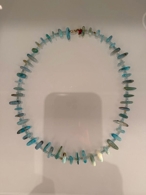 Κολιέ από ημιπολύτιμους λίθους τιρκουάζ 60 εκατοστά σαν καινούργιο