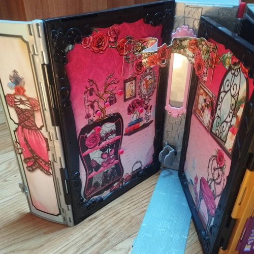 Ever After High Briar Beauty Thronecoming Book Playset