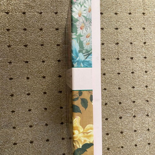 A Dozen Roses souvenir set new from Metropolitan Museum of Art