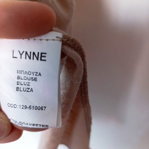 Lynne romantic blouse like new, beige, size S