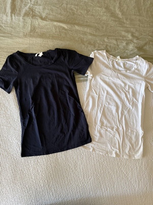 H&M maternity t-shirts set of 2, white and blue