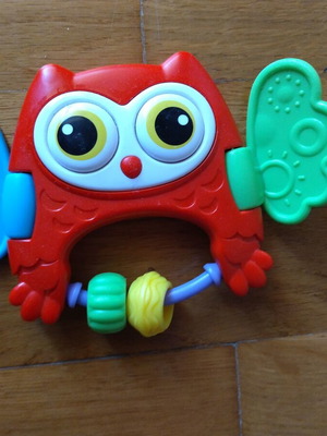 Early Learning Centre Peekaboo Owl sensory toy like new, rattle