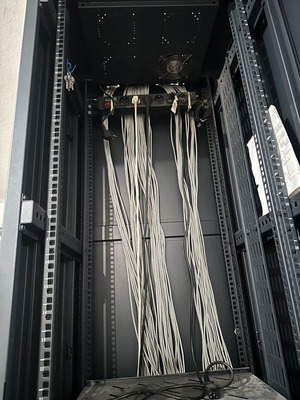 Server Rack Cabinet 42U 600x2000x600mm like new