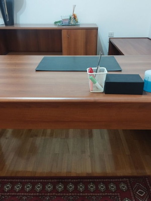Έπιπλα γραφείου Neoset σαν καινούργια, βιβλιοθήκη 2,20x1,50, γραφείο 1,80x0,88, ερμάριο 1,36x0,45