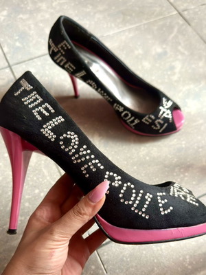 Exe Y2K Black and Pink Pumps Size 39 Like New with Rhinestones