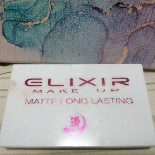 Elixir triple eyeshadow palette used in green shades