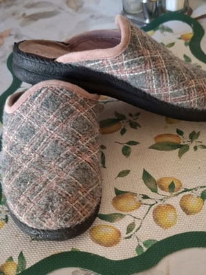 Issue Fashion winter home slippers like new, size 37, multicolor