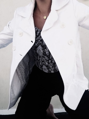 Jacket white, like new, size L