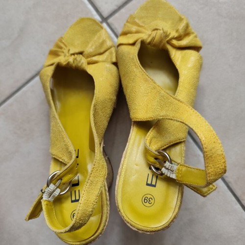 Elite yellow platform shoes size 39 like new