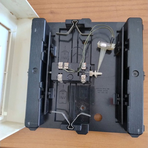 Doorbell with Batteries and Mercury like new, model K103 20x20