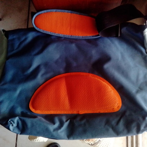 Casual sports messenger bag with orange mesh pocket