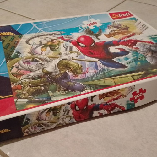 Spiderman & Heroes Puzzle 300 Pieces used with Marvel ruler