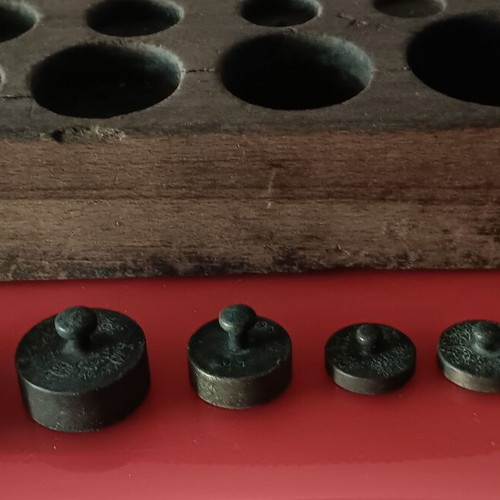 Collectible scales with wooden case used, set of 6