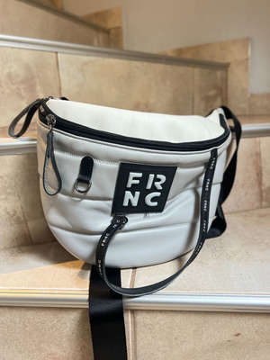 Τσάντα FRNC χιαστί μεταχειρισμένη, off white καπιτονέ, χειροποίητη
