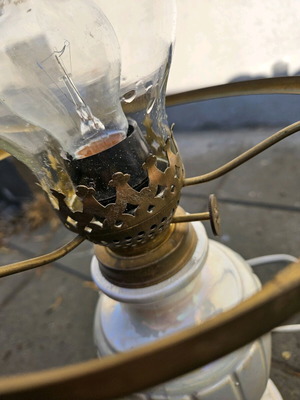Antique gas lamp used in excellent condition