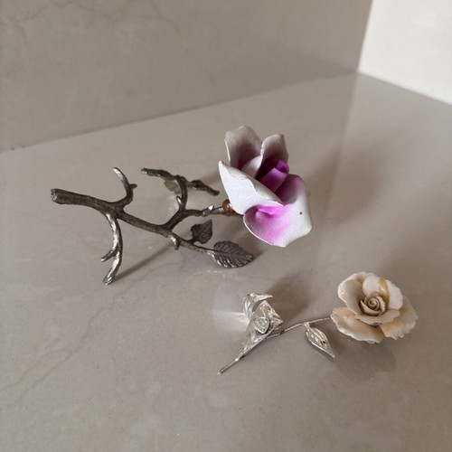Decorative flowers like new, set of two