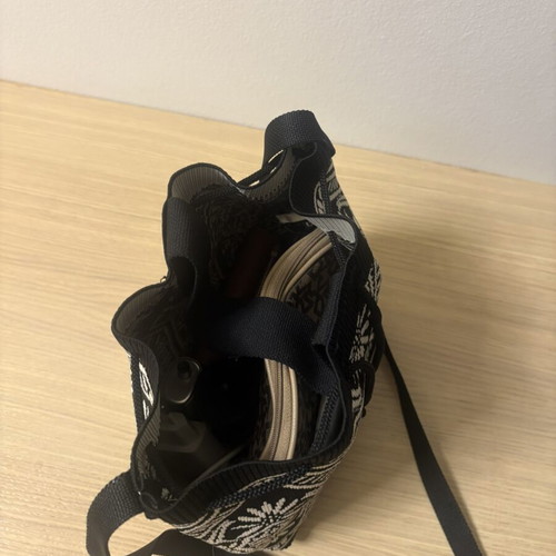 Cotton shoulder bag like new, black and white