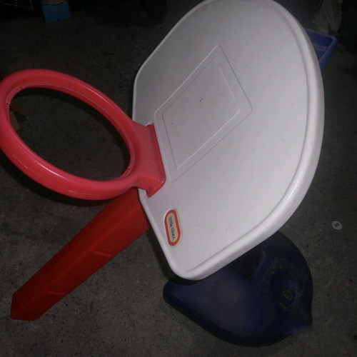 Little Tikes adjustable outdoor basketball hoop like new
