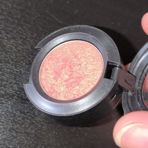 M·A·C Cosmetics Small Eye Shadow Expensive Pink Veluxe Pearl finish
