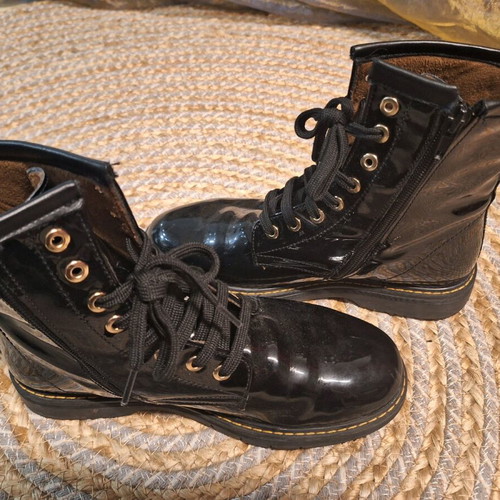 Kotofey black patent boots for girls size 36 used