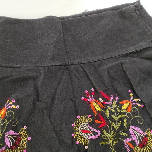 Absolute women's skirt used, black corduroy L - XL with zipper