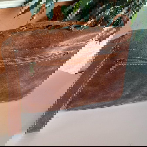 Καφέ δερμάτινη τσάντα ταχυδρόμου