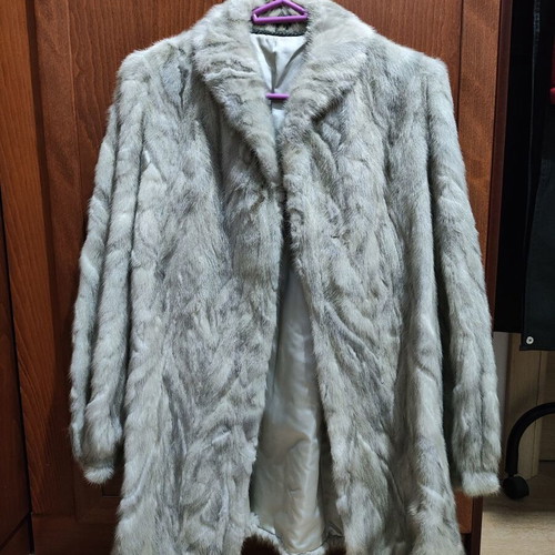 Rabbit fur coat like new, large, gray-white