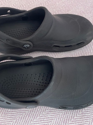 Crocs μαύρα για αγόρι, νούμερο 35, αντιολησθητικά, σε καλή κατάσταση