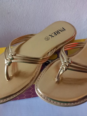 Parex children's flip-flops size 29 new, gold color