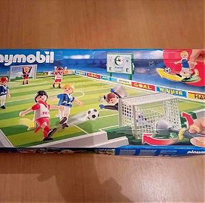 Playmobil ποδόσφαιρο πλήρες + 2 extra παίκτες, δηλαδή σύνολο παικτών 8 μαζί με τους τερματοφύλακες