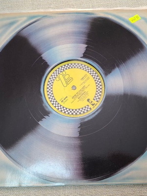 Material Bustin' Out 12' βινύλιο, ηλεκτρονική