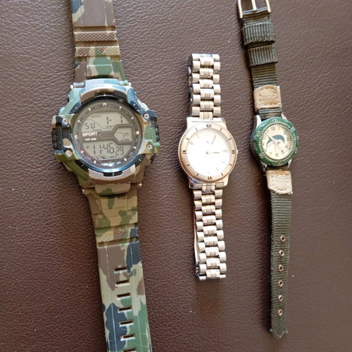 Men's watches used, set of 3, green and silver