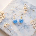 Earrings with blue puffed hearts, like new, steel clasp