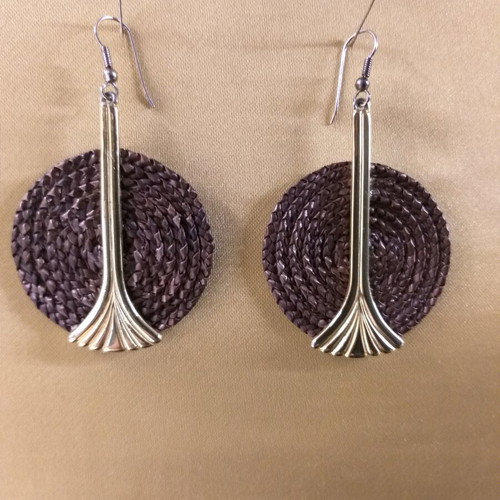 Earrings with raffia straw and metal like new, brown and gold
