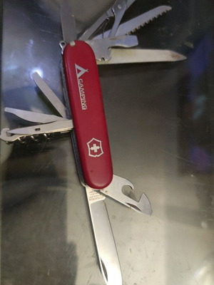 Джобен нож Victorinox Swiss Army Camping употребяван