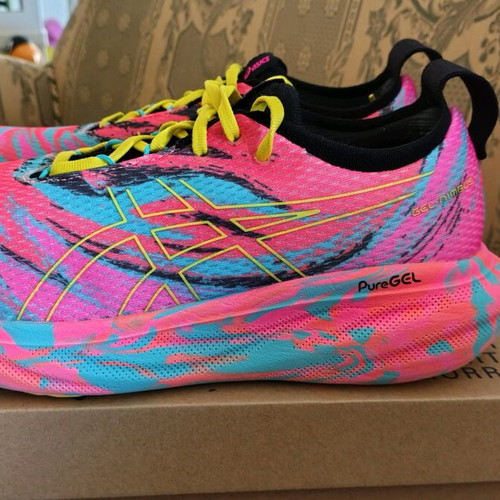Asics Nimbus 25 athletic shoes like new, multicolor size 43.5