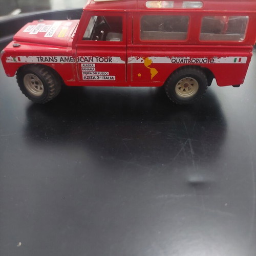 Bburago Land Rover Defender 109 diecast collectible car