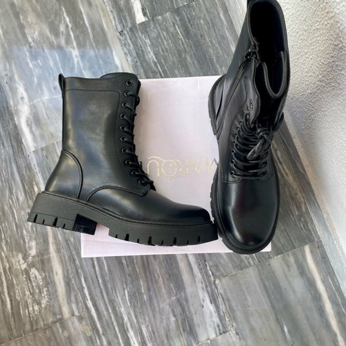 Women’s black new boots size 39 with laces and zipper