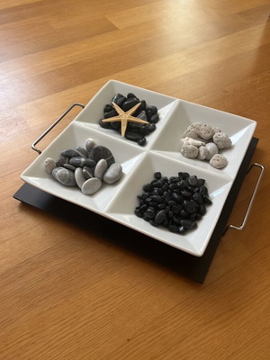 Summer table decoration set like new with black and glass trays
