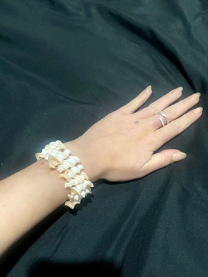 Bracelet elastic like new, natural seashells in white and pink tones